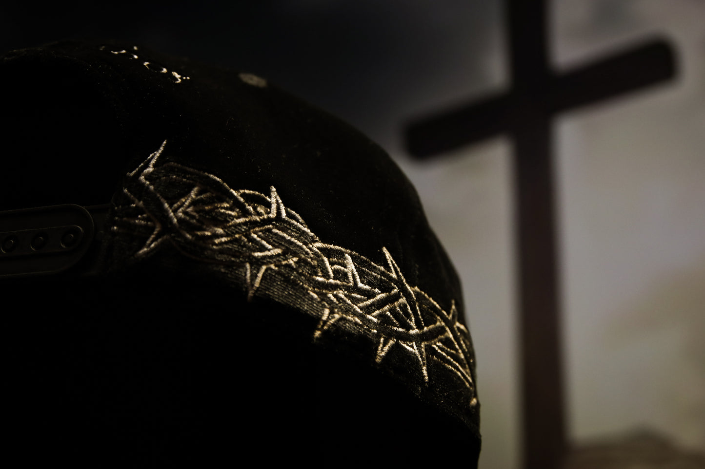 “Murió por ti” Black Cap