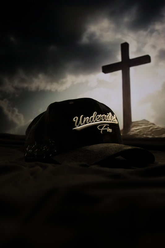 “Murió por ti” Black Cap