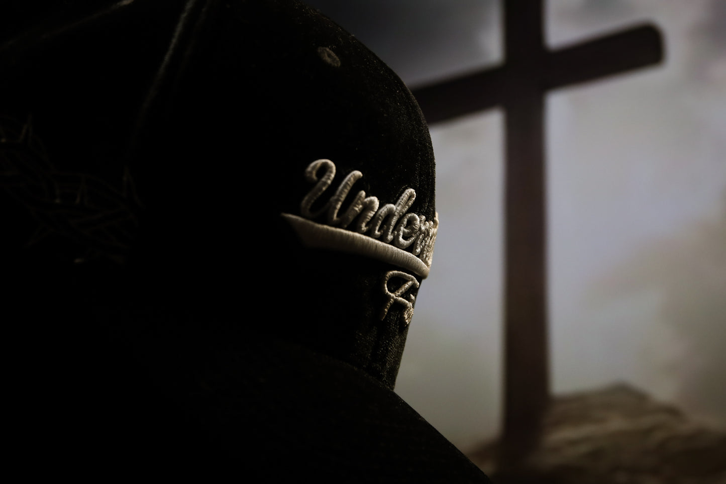 “Murió por ti” Black Cap